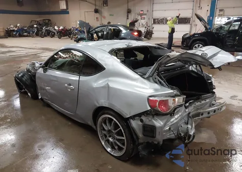 2015 Scion Fr-S z USA, uszkodzony, nr VIN JF1ZNAA13F8702500